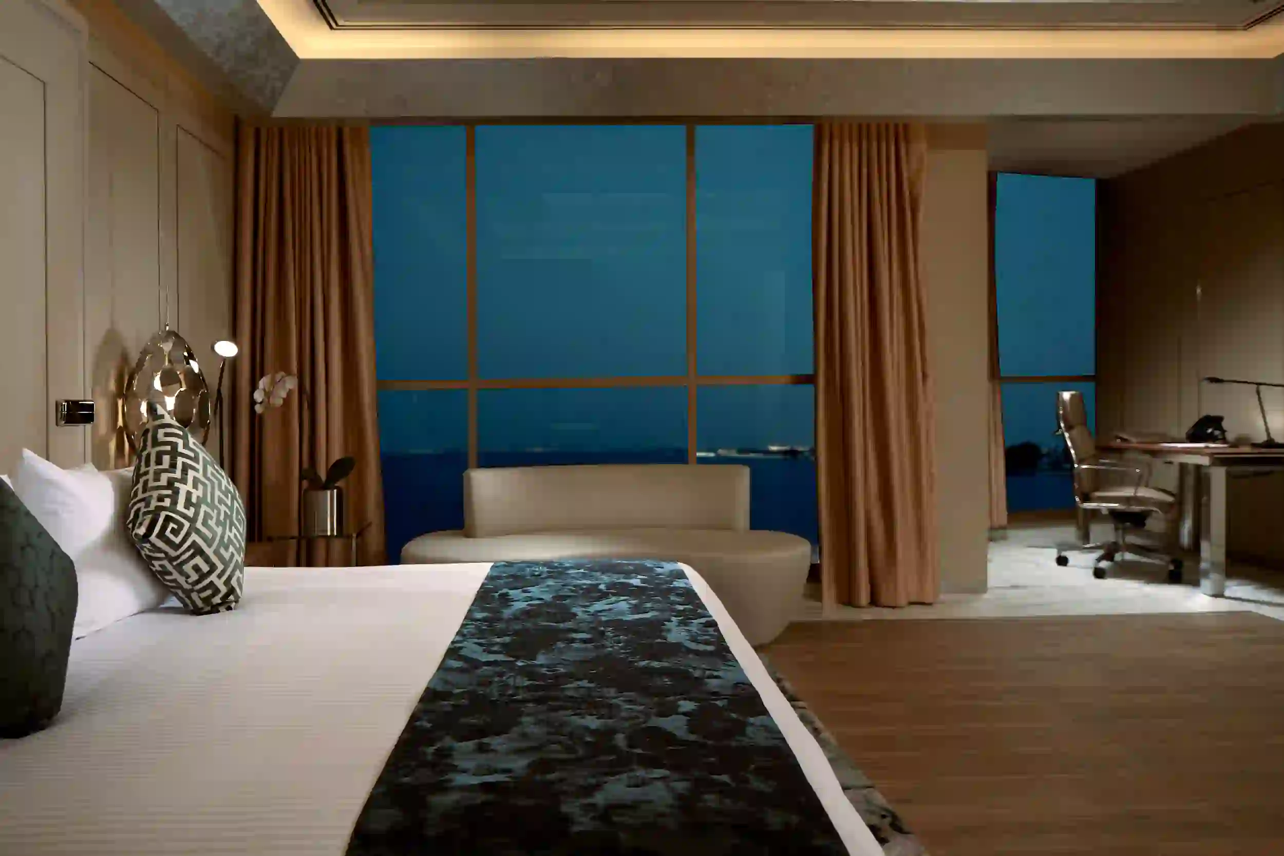 Royal M Suite